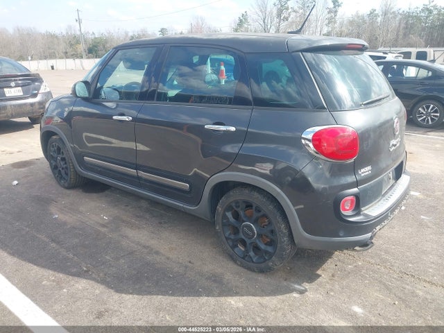 2015 FIAT 500L ZFBCFADH8FZ036544 Photo 2