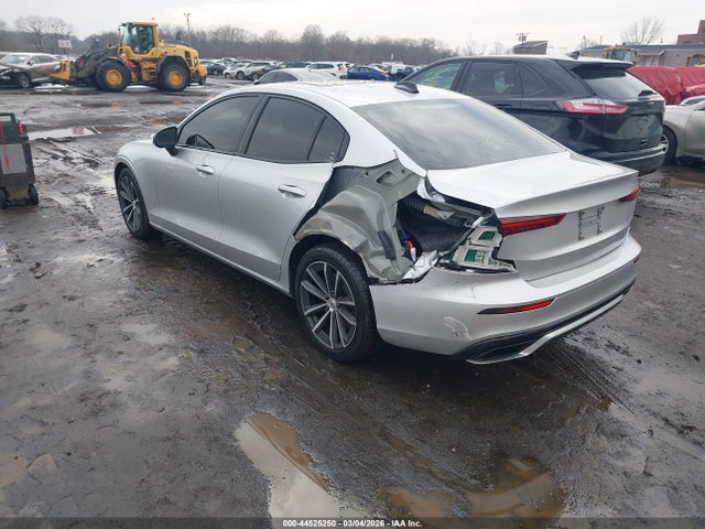 2022 VOLVO S60 7JRL12TZ9NG162712 Photo 2