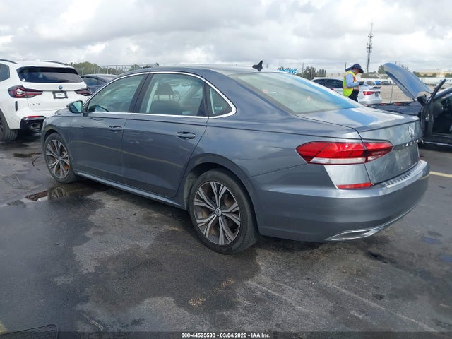 Aukcja sprzedaży 2022 Volkswagen Passat 2.0t Se, vin: 1VWSA7A33NC008054, numer aukcji: 44525593