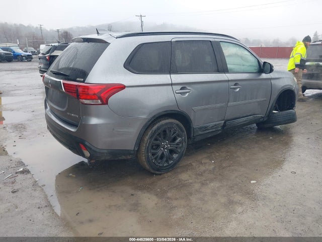 2018 MITSUBISHI OUTLANDER JA4AZ3A30JZ021748 Photo 3