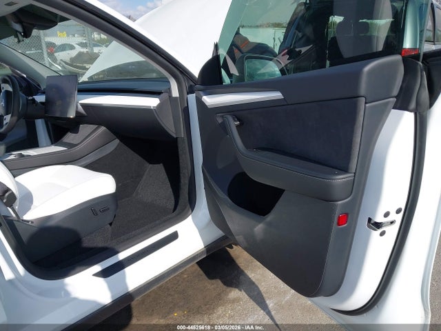 44525618 :رقم المزاد ، 7SAYGDEE5PA145220 vin ، 2023 Tesla Model Y مزاد بيع