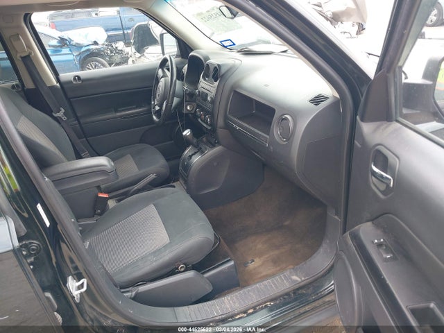 44525622 :رقم المزاد ، 1C4NJPFA0DD218708 vin ، 2013 Jeep Patriot Latitude مزاد بيع