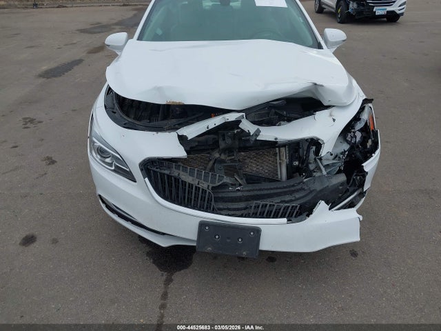 1G4ZP5SS6HU177036 Buick Lacrosse Essence