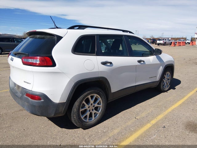 1C4PJLABXGW107271 Jeep Cherokee Sport