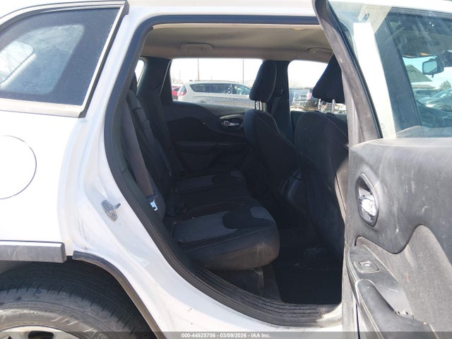 1C4PJLABXGW107271 Jeep Cherokee Sport