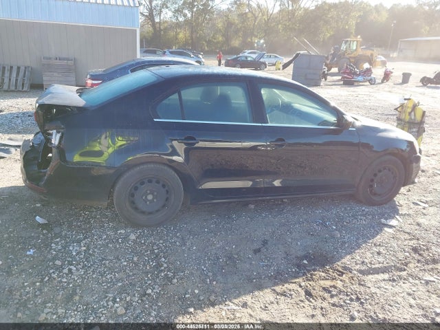 44525711 :رقم المزاد ، 3VW2B7AJ1HM400139 vin ، 2017 Volkswagen Jetta 1.4t S مزاد بيع