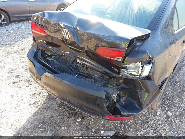 44525711 :رقم المزاد ، 3VW2B7AJ1HM400139 vin ، 2017 Volkswagen Jetta 1.4t S مزاد بيع