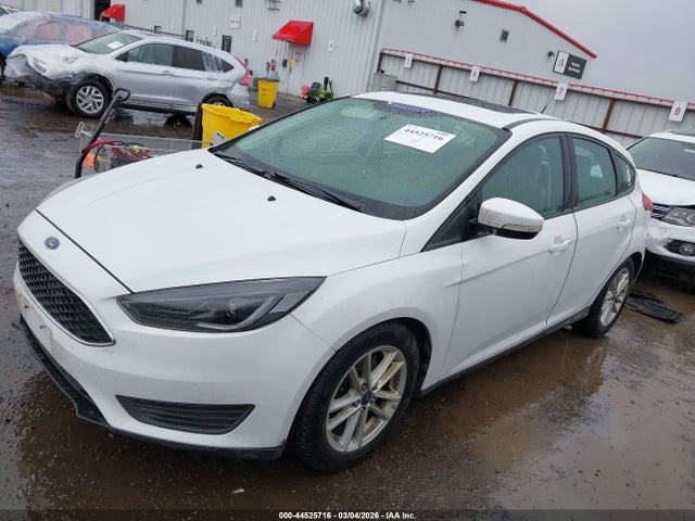 Ford FOCUS SE 2016 1FADP3K21GL294603 Image 2