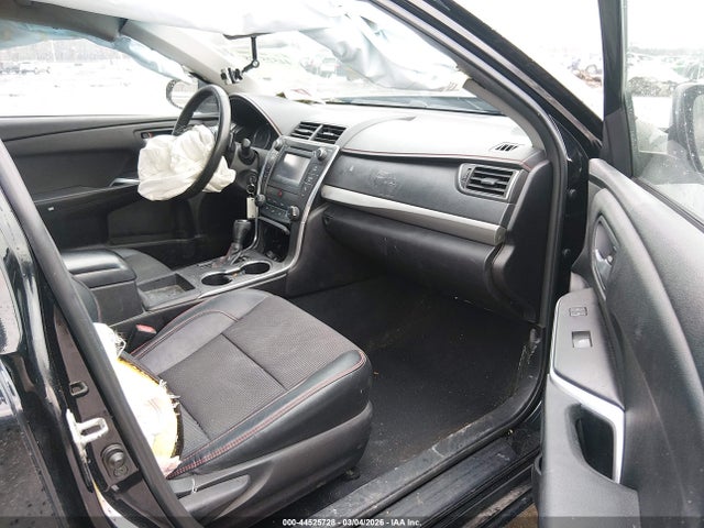 44525728 :رقم المزاد ، 4T1BF1FK8GU206493 vin ، 2016 Toyota Camry Se مزاد بيع