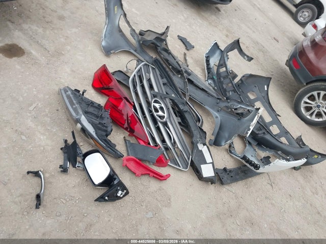 5NMZU3LB2HH048749 Hyundai Santa Fe Sport 2.4l