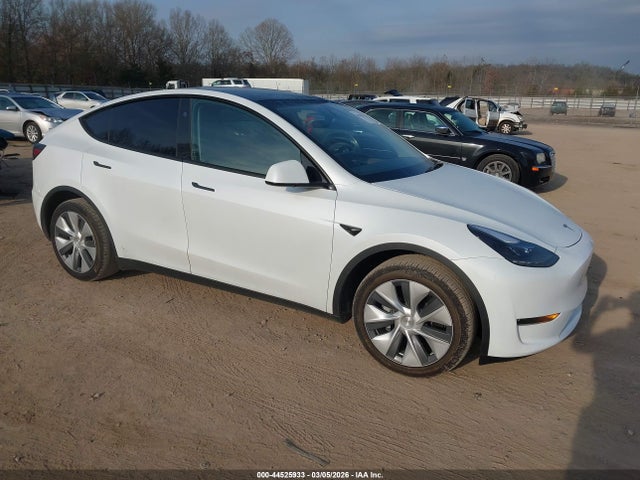 2024 TESLA MODEL Y 7SAYGDEE5RA273511 Photo 0