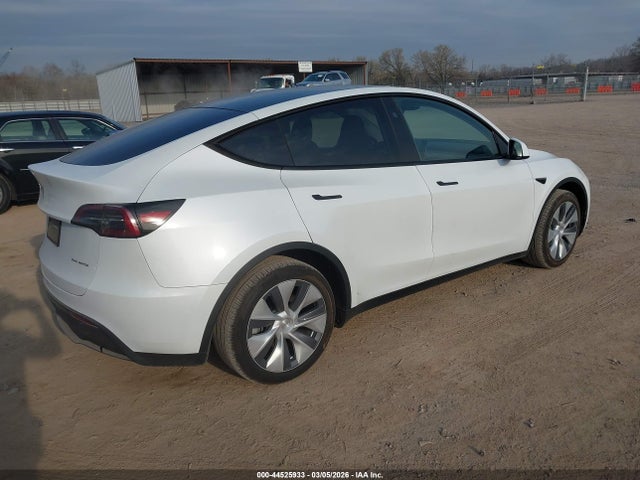 2024 TESLA MODEL Y 7SAYGDEE5RA273511 Photo 3
