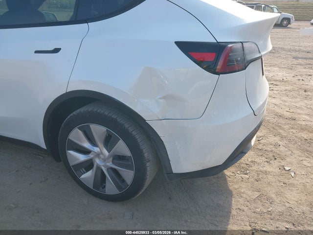 2024 TESLA MODEL Y 7SAYGDEE5RA273511 Photo 5