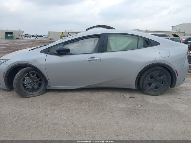 Toyota Prius Le 2025 JTDACAAU9S3056278 Image 14