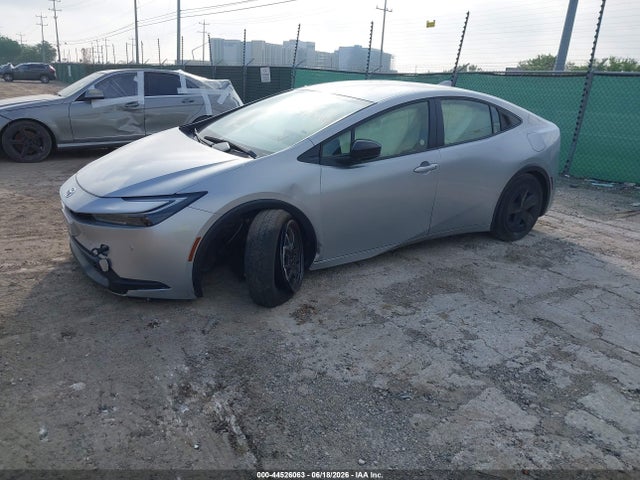 Toyota Prius Le 2025 JTDACAAU9S3056278 Image 2
