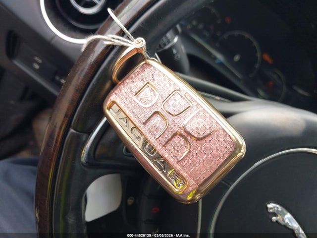 2016 JAGUAR XJ SAJWA1CE0GMW02776 Photo 10