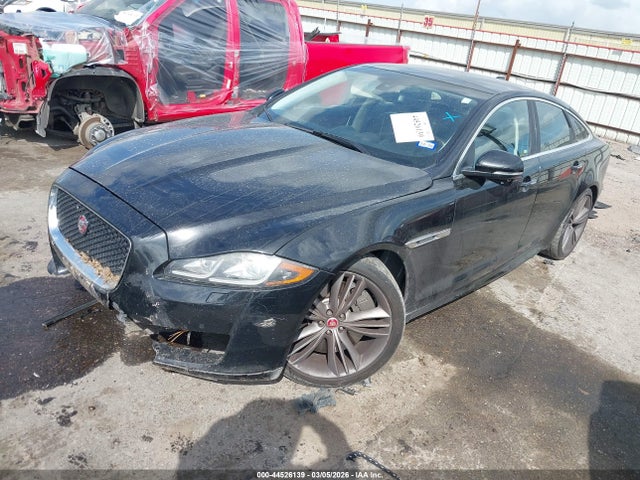 2016 JAGUAR XJ SAJWA1CE0GMW02776 Photo 1