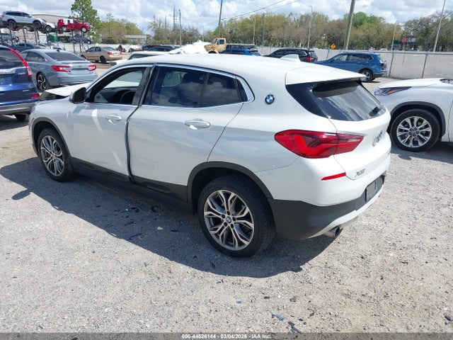 2018 BMW X2 WBXYJ5C36JEF75362 Photo 2