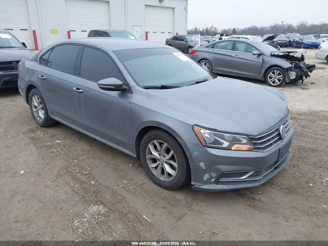 2018 VOLKSWAGEN PASSAT 1VWAA7A34JC043207