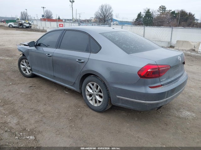 2018 VOLKSWAGEN PASSAT 1VWAA7A34JC043207 Photo 2