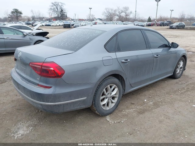 2018 VOLKSWAGEN PASSAT 1VWAA7A34JC043207 Photo 3