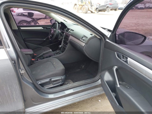 2018 VOLKSWAGEN PASSAT 1VWAA7A34JC043207 Photo 4