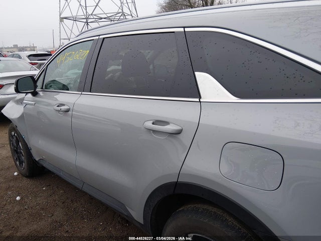 44526227 :رقم المزاد ، 5XYRLDJC7RG262670 vin ، 2024 Kia Sorento S مزاد بيع