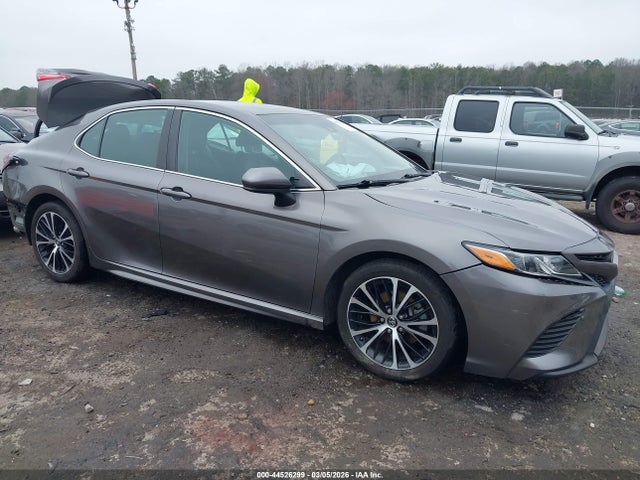 Продажа на аукционе авто 2018 Toyota Camry Se, vin: 4T1B11HKXJU023227, номер лота: 44526299