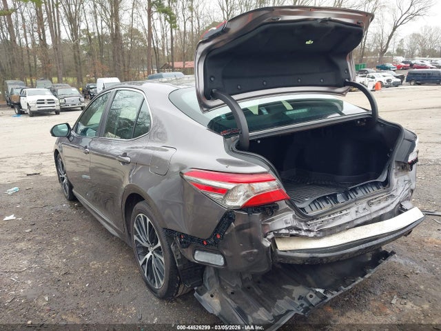Продажа на аукционе авто 2018 Toyota Camry Se, vin: 4T1B11HKXJU023227, номер лота: 44526299