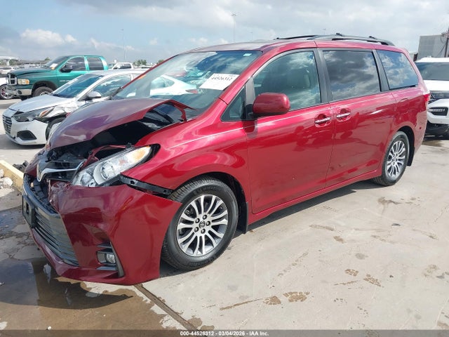 2019 TOYOTA SIENNA 5TDYZ3DCXKS966015 Photo 1