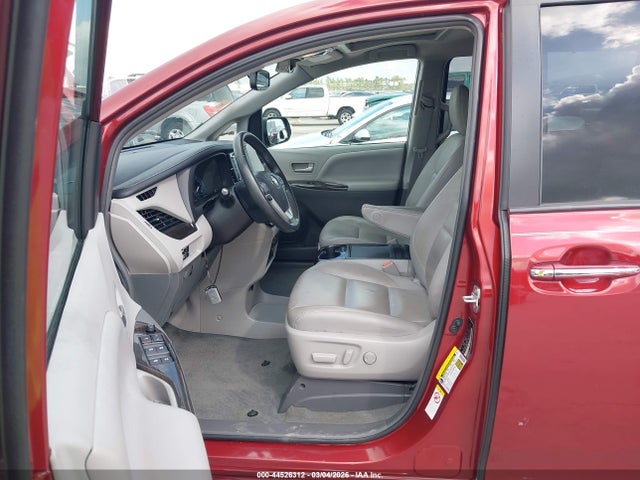 2019 TOYOTA SIENNA 5TDYZ3DCXKS966015 Photo 4