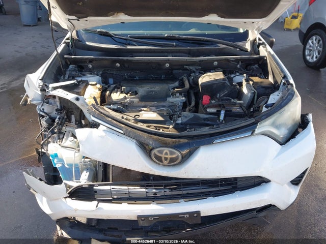 Toyota RAV4 LE 2018 2T3BFREV2JW740775 Image 10