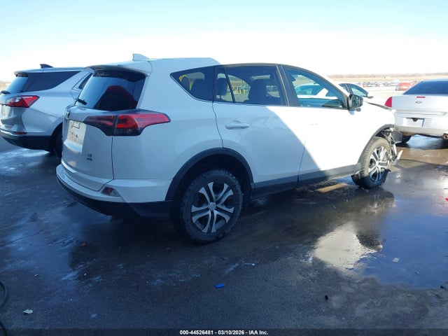 Toyota RAV4 LE 2018 2T3BFREV2JW740775 Image 4