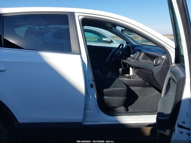 Toyota RAV4 LE 2018 2T3BFREV2JW740775 Image 5