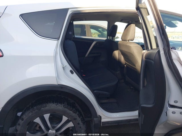 Toyota RAV4 LE 2018 2T3BFREV2JW740775 Image 8
