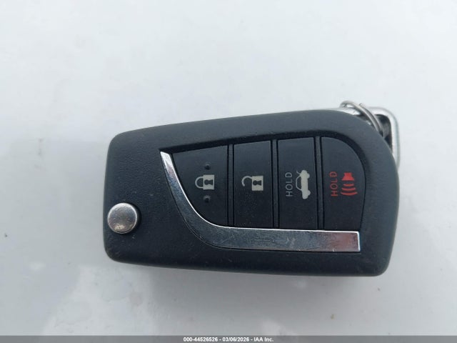 44526526 :رقم المزاد ، 5YFEPMAE3MP235801 vin ، 2021 Toyota Corolla Le مزاد بيع