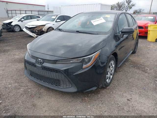44526526 :رقم المزاد ، 5YFEPMAE3MP235801 vin ، 2021 Toyota Corolla Le مزاد بيع