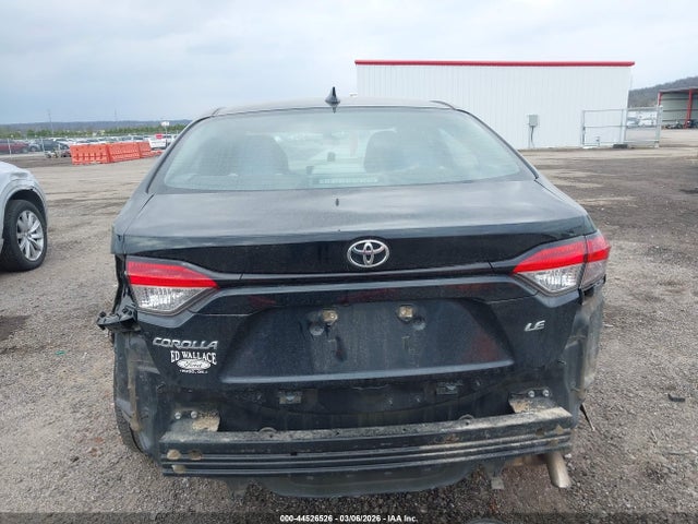 44526526 :رقم المزاد ، 5YFEPMAE3MP235801 vin ، 2021 Toyota Corolla Le مزاد بيع