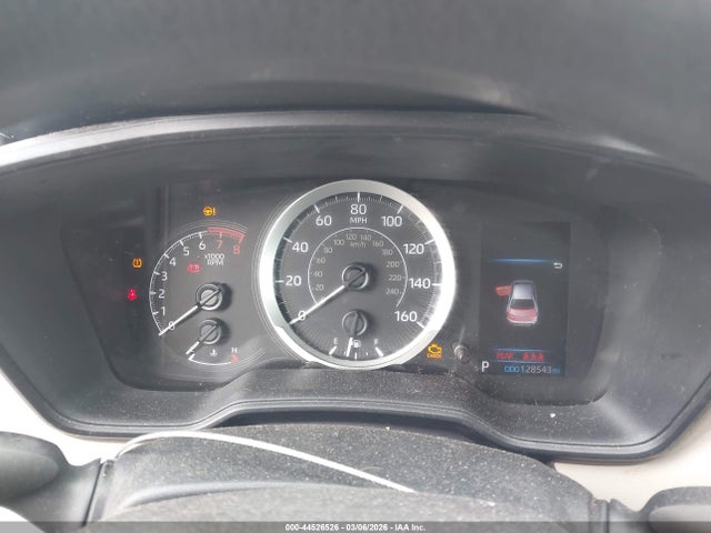 44526526 :رقم المزاد ، 5YFEPMAE3MP235801 vin ، 2021 Toyota Corolla Le مزاد بيع