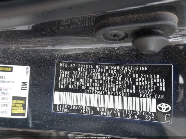 44526526 :رقم المزاد ، 5YFEPMAE3MP235801 vin ، 2021 Toyota Corolla Le مزاد بيع