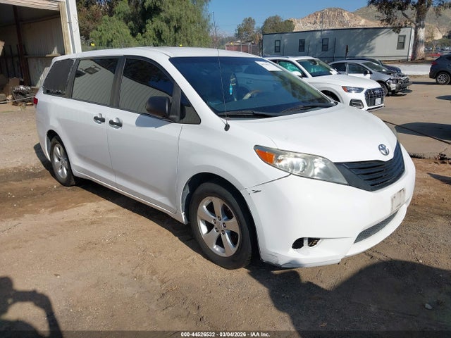 2014 TOYOTA SIENNA 5TDZK3DC4ES477204