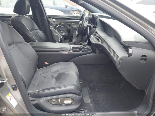 2018 LEXUS LS 500 JTHC51FF5J5001812 Photo 4