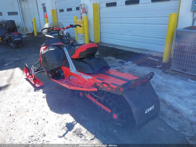 Lynx Snowmobile 2022 YH2LSUNK7NR001379 Image 3