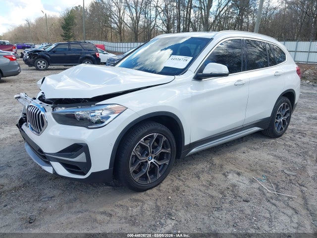 2021 BMW X1 WBXJG7C08M5S27839 Photo 1