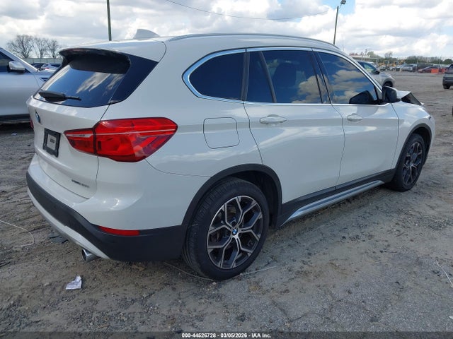 2021 BMW X1 WBXJG7C08M5S27839 Photo 3