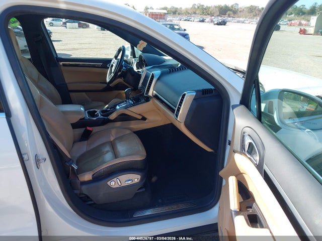 2018 PORSCHE CAYENNE WP1AA2A29JKA01679 Photo 4