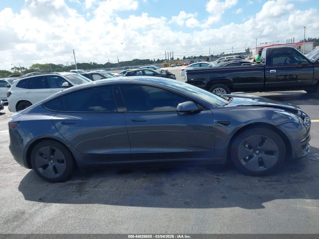 2022 Tesla Model 3 Long Range Dual Motor All-wheel Drive მანქანა იყიდება აუქციონზე, vin: 5YJ3E1EB0NF169880, აუქციონის ნომერი: 44526805