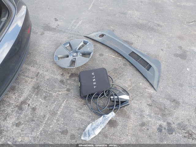 2022 Tesla Model 3 Long Range Dual Motor All-wheel Drive მანქანა იყიდება აუქციონზე, vin: 5YJ3E1EB0NF169880, აუქციონის ნომერი: 44526805