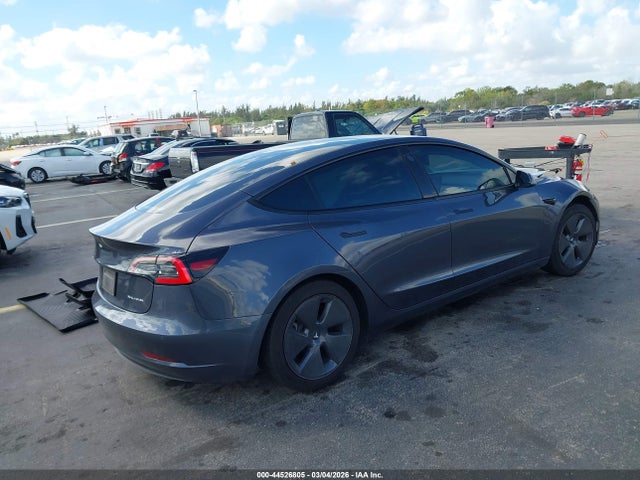 2022 TESLA MODEL 3 5YJ3E1EB0NF169880 Photo 3