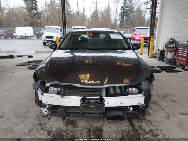 5XXG14J21NG136176 KIA K5 LXS